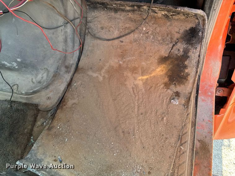 image for item DT0732 2001 Sterling LT9500 dump truck