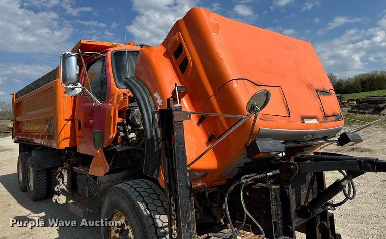 image for item DT0732 2001 Sterling LT9500 dump truck