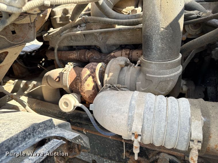 image for item DT0732 2001 Sterling LT9500 dump truck