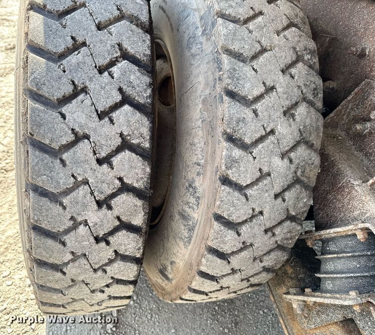 image for item DT0732 2001 Sterling LT9500 dump truck