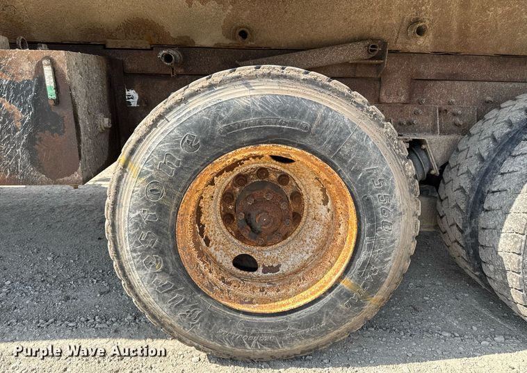 image for item DT0732 2001 Sterling LT9500 dump truck