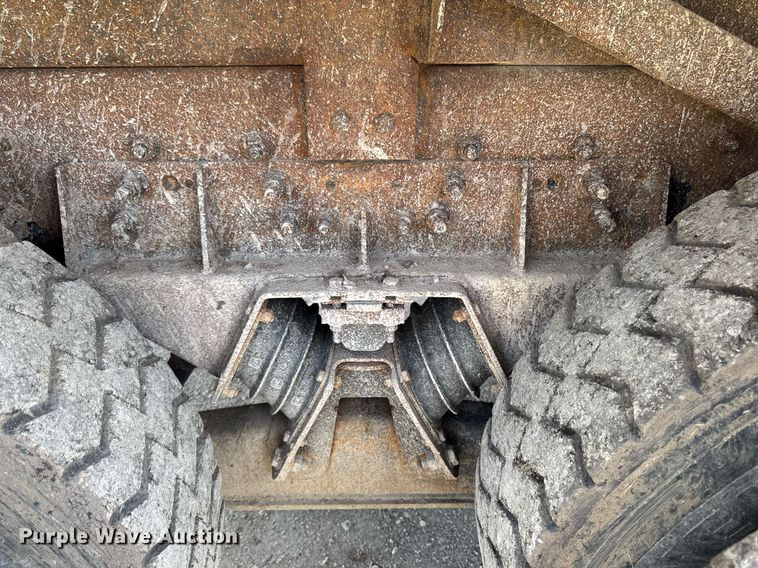 image for item DT0732 2001 Sterling LT9500 dump truck