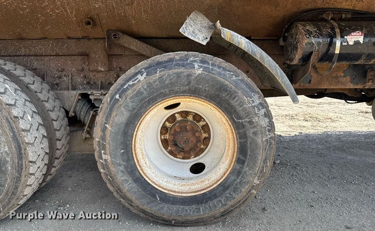 image for item DT0732 2001 Sterling LT9500 dump truck