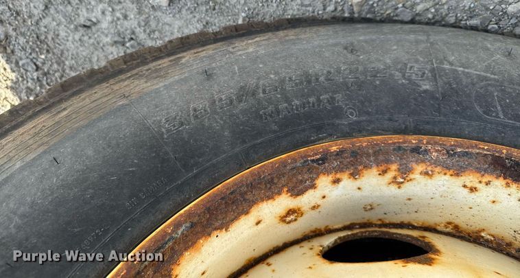 image for item DT0732 2001 Sterling LT9500 dump truck