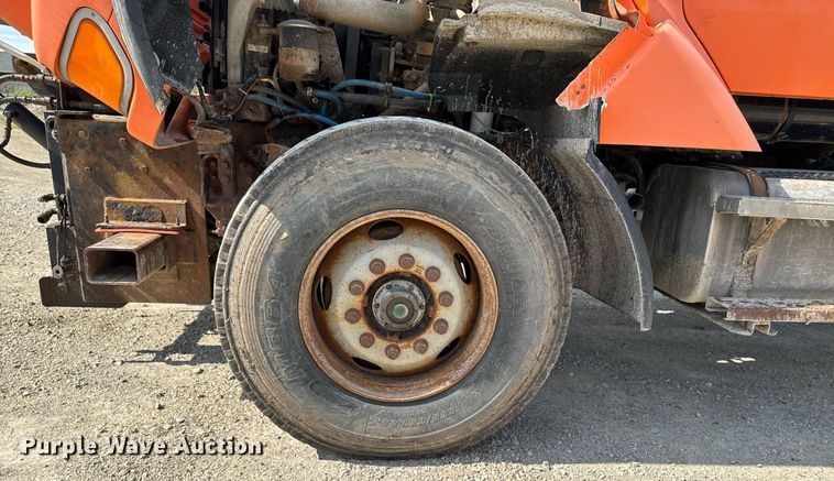 image for item DT0732 2001 Sterling LT9500 dump truck