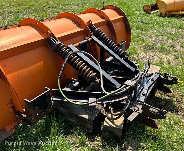 image for item DT0732 2001 Sterling LT9500 dump truck