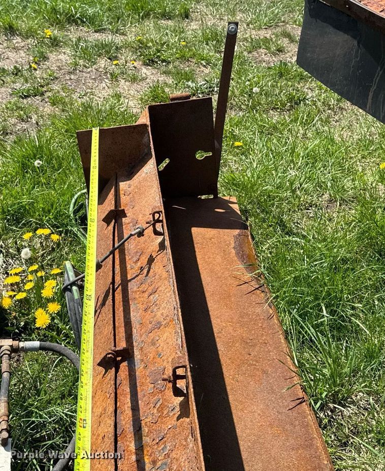 image for item DT0732 2001 Sterling LT9500 dump truck