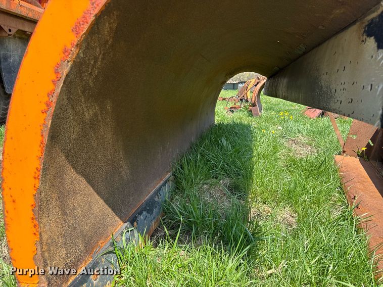 image for item DT0732 2001 Sterling LT9500 dump truck