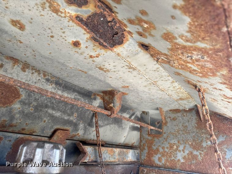 image for item DT0733 2000 International 4700 dump truck