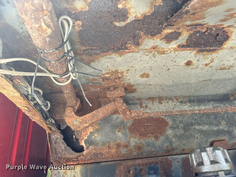 image for item DT0733 2000 International 4700 dump truck