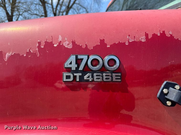 image for item DT0733 2000 International 4700 dump truck