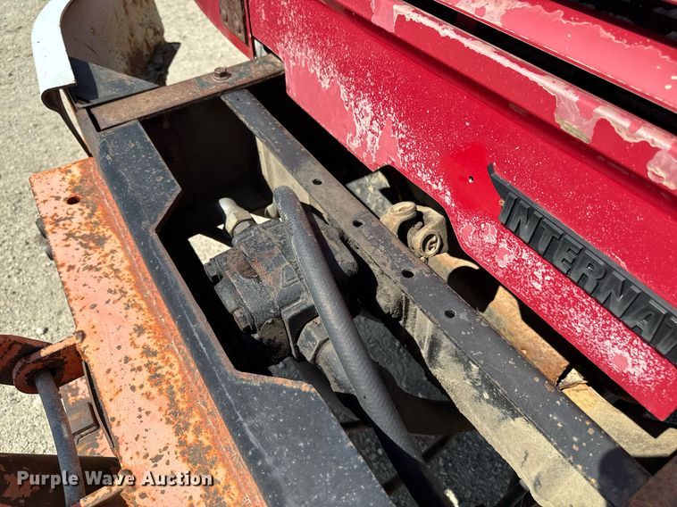 image for item DT0733 2000 International 4700 dump truck