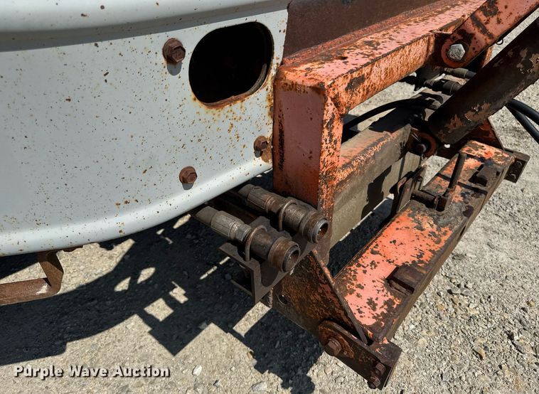 image for item DT0733 2000 International 4700 dump truck