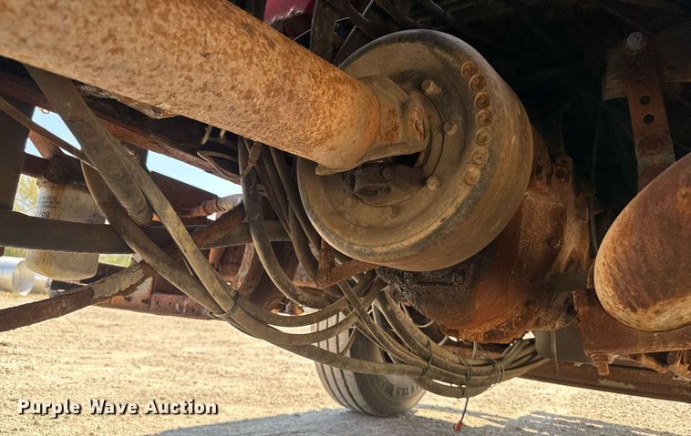 image for item DT0733 2000 International 4700 dump truck