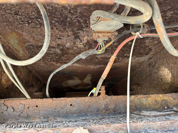 image for item DT0733 2000 International 4700 dump truck