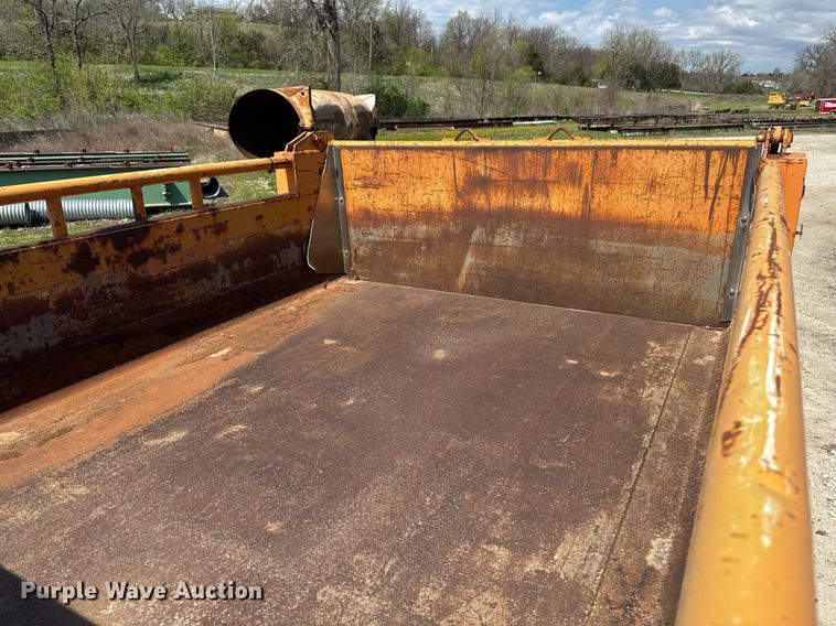 image for item DT0733 2000 International 4700 dump truck