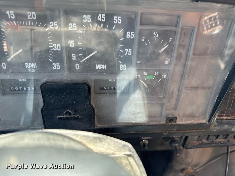 image for item DT0733 2000 International 4700 dump truck