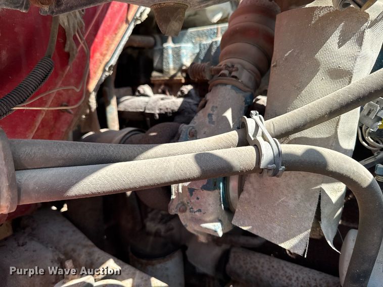 image for item DT0733 2000 International 4700 dump truck