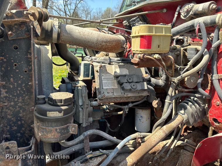 image for item DT0733 2000 International 4700 dump truck