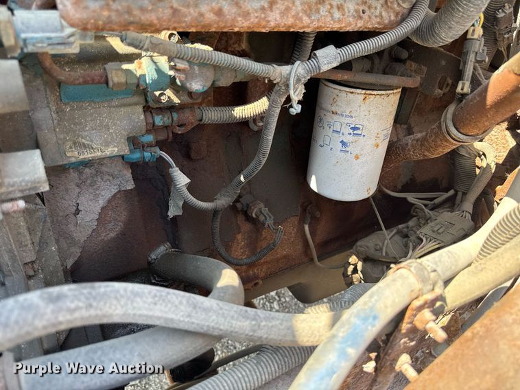 image for item DT0733 2000 International 4700 dump truck