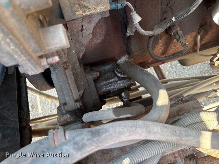 image for item DT0733 2000 International 4700 dump truck