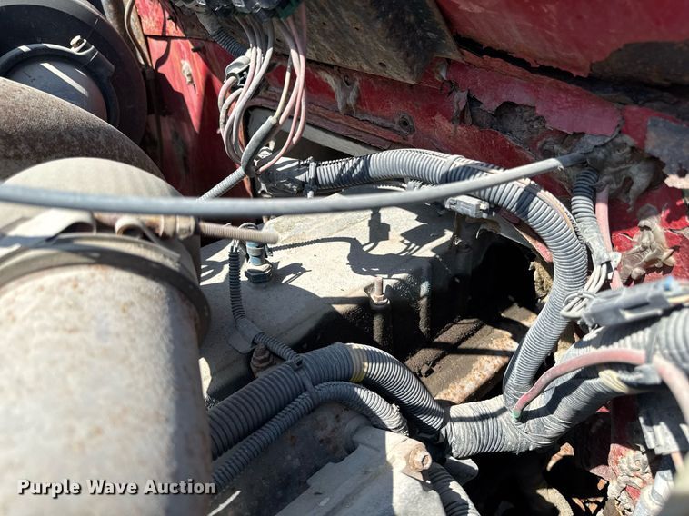 image for item DT0733 2000 International 4700 dump truck