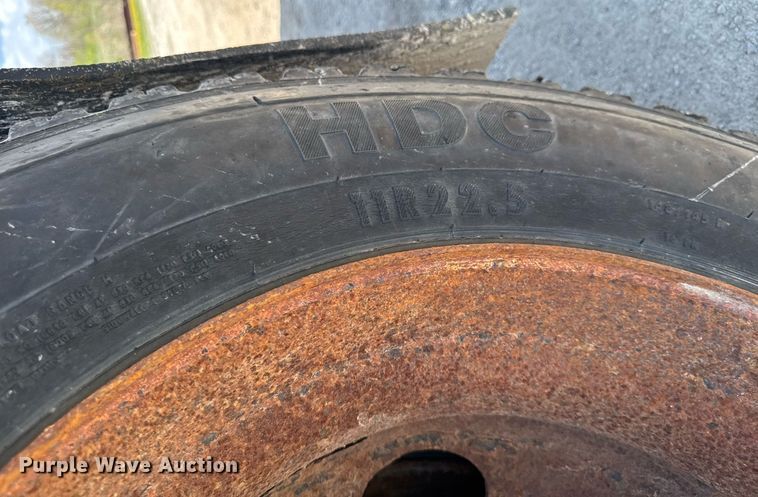 image for item DT0733 2000 International 4700 dump truck