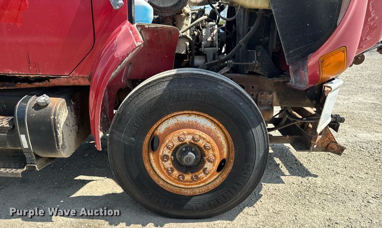 image for item DT0733 2000 International 4700 dump truck