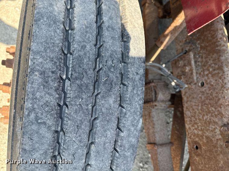 image for item DT0733 2000 International 4700 dump truck