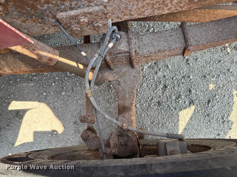 image for item DT0733 2000 International 4700 dump truck