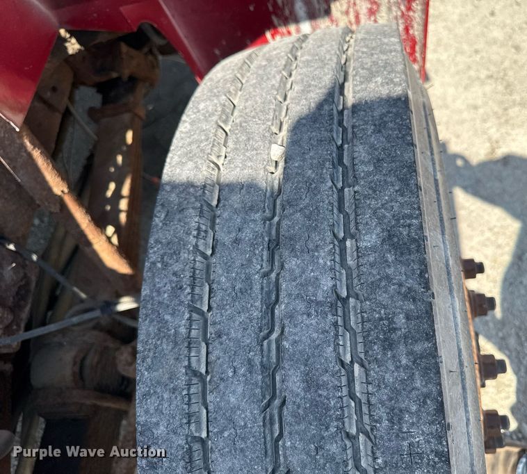 image for item DT0733 2000 International 4700 dump truck