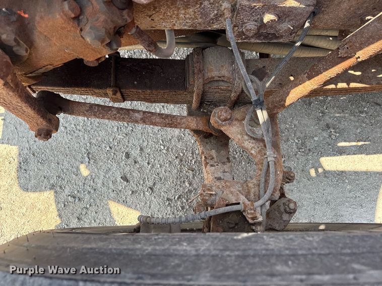 image for item DT0733 2000 International 4700 dump truck