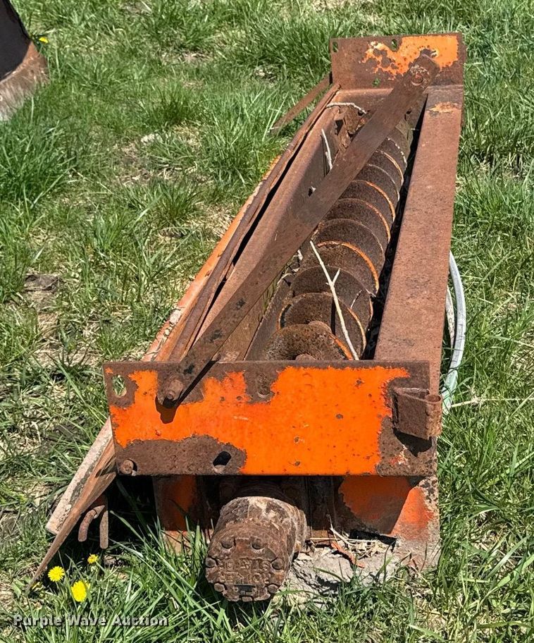 image for item DT0733 2000 International 4700 dump truck