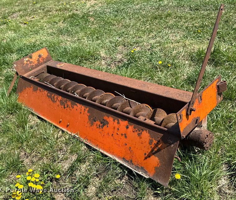 image for item DT0733 2000 International 4700 dump truck