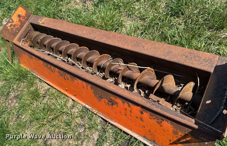 image for item DT0733 2000 International 4700 dump truck