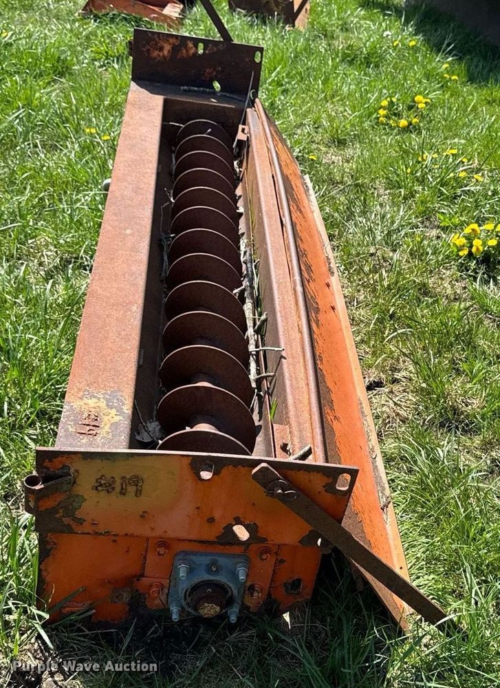 image for item DT0733 2000 International 4700 dump truck