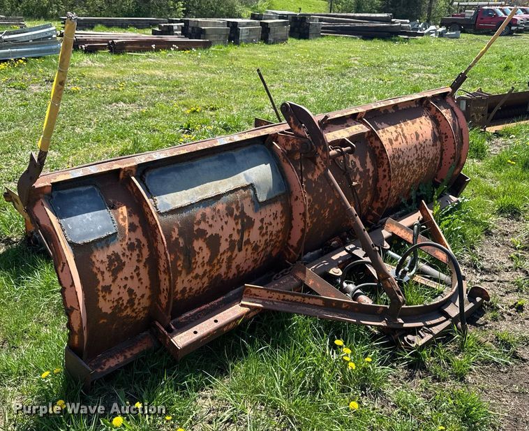 image for item DT0733 2000 International 4700 dump truck