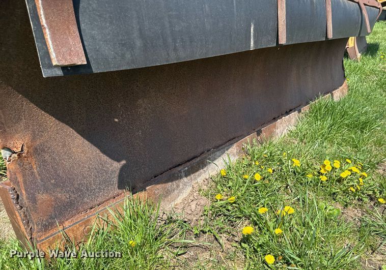 image for item DT0733 2000 International 4700 dump truck