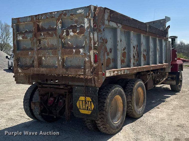 image for item DT0734 1999 Mack RD688S dump truck