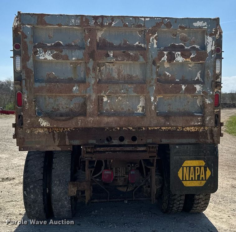 image for item DT0734 1999 Mack RD688S dump truck