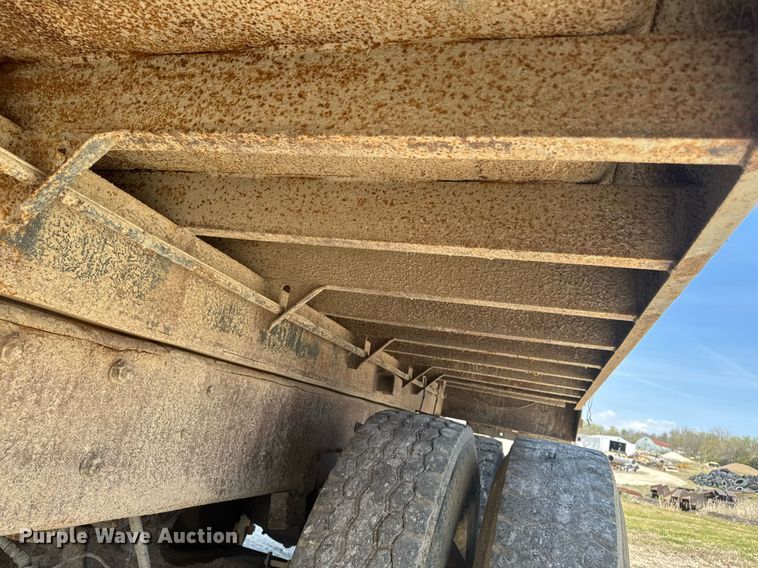 image for item DT0734 1999 Mack RD688S dump truck