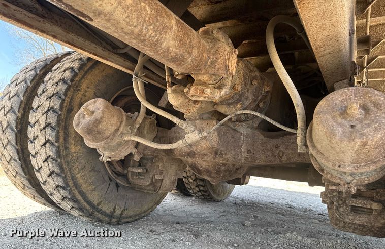 image for item DT0734 1999 Mack RD688S dump truck