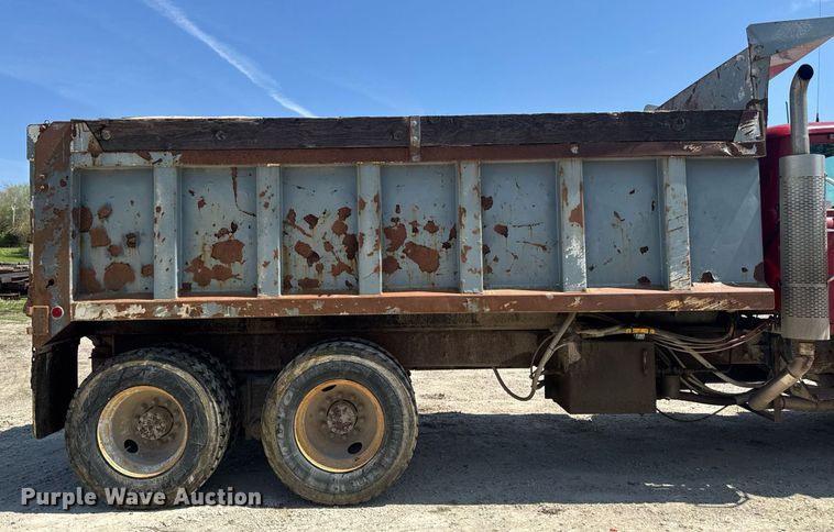 image for item DT0734 1999 Mack RD688S dump truck