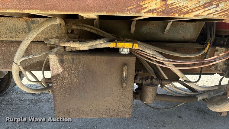 image for item DT0734 1999 Mack RD688S dump truck