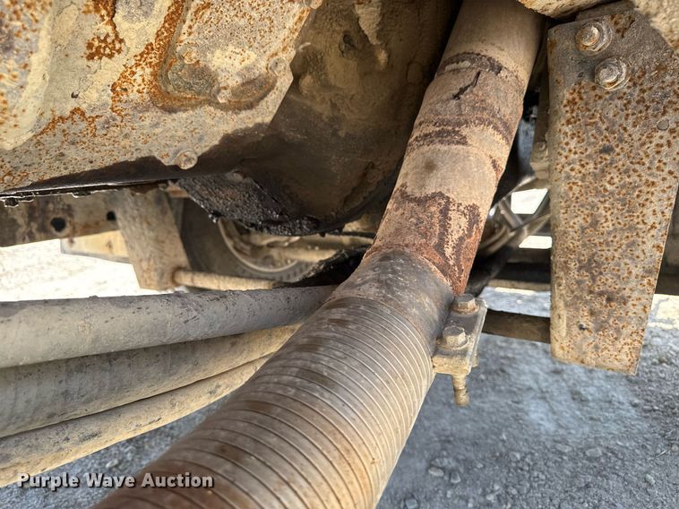 image for item DT0734 1999 Mack RD688S dump truck