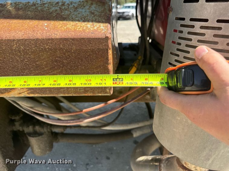 image for item DT0734 1999 Mack RD688S dump truck