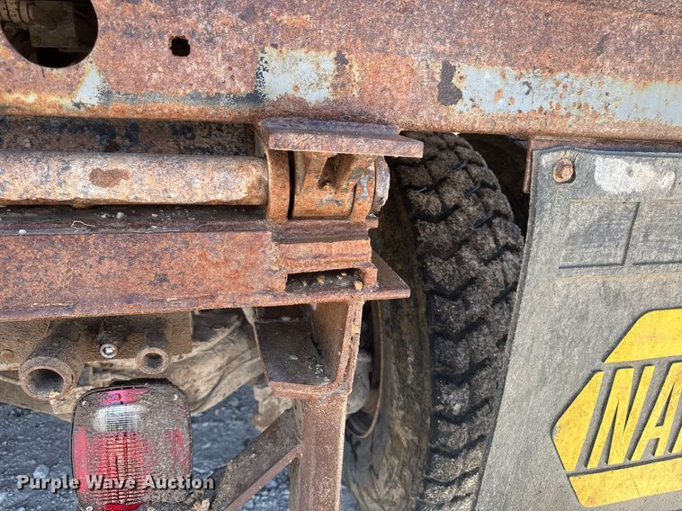 image for item DT0734 1999 Mack RD688S dump truck