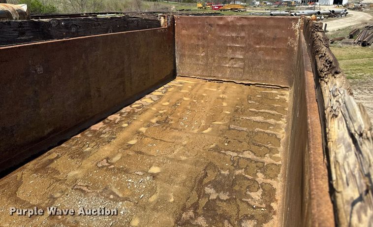 image for item DT0734 1999 Mack RD688S dump truck