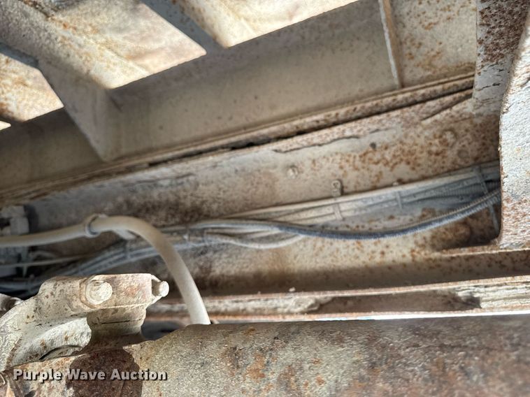 image for item DT0734 1999 Mack RD688S dump truck