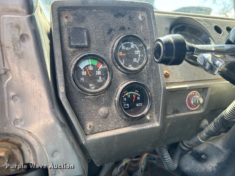 image for item DT0734 1999 Mack RD688S dump truck